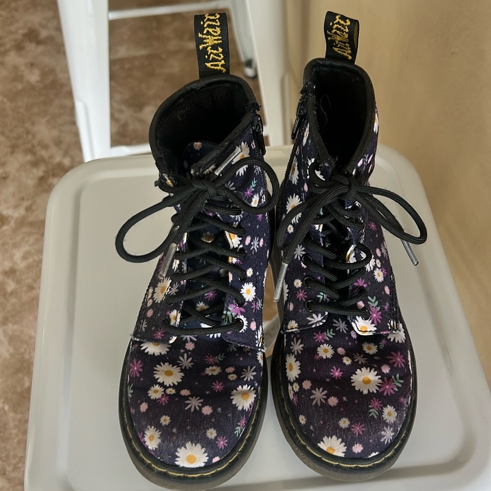 Girls size 2 Dr Martens